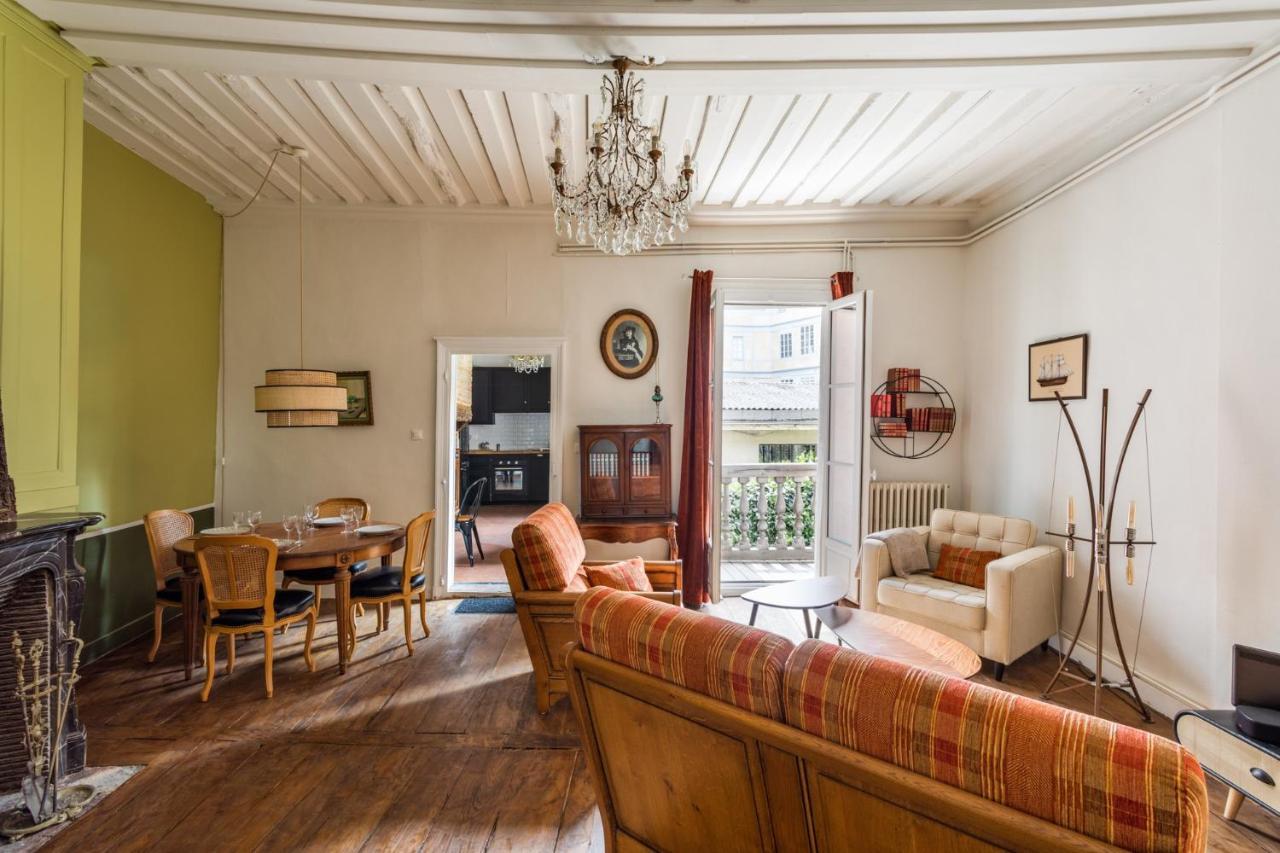 Dame De Coeur - Appartement Spacieux En Plein Centre Historique Rennes Bagian luar foto